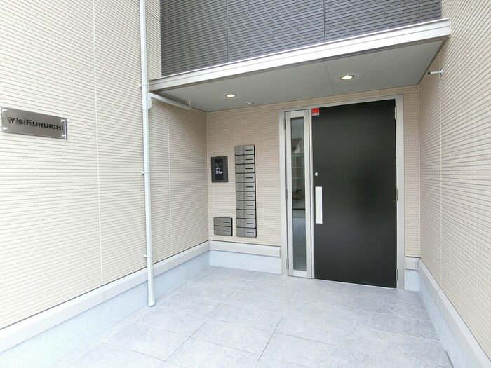 ワイズ古市のエントランス