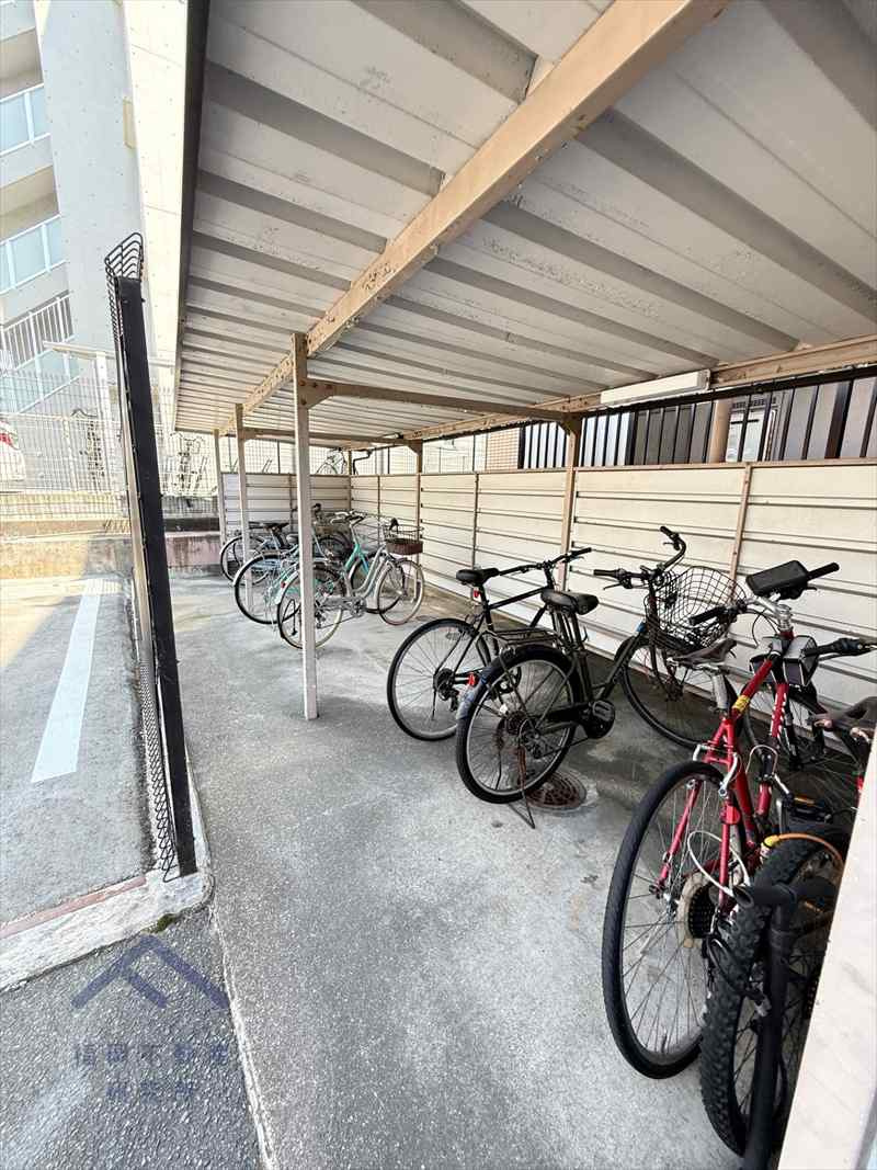 オリエントハイツ和白IIの駐輪場