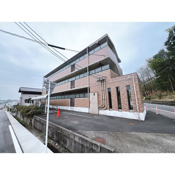 ハイツ山光の外観