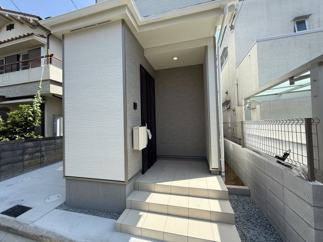 日置荘北町１丁　新築一戸建のエントランス