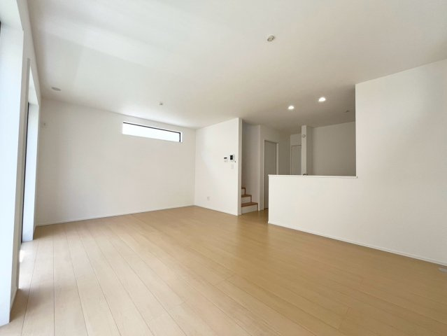 日置荘北町１丁　新築一戸建の居間・リビング