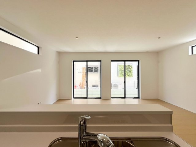 日置荘北町１丁　新築一戸建の居間・リビング