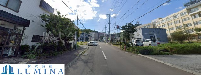 小樽市若竹町　売地の前面道路含む現地写真