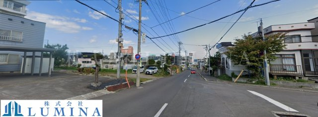 小樽市若竹町　売地の前面道路含む現地写真