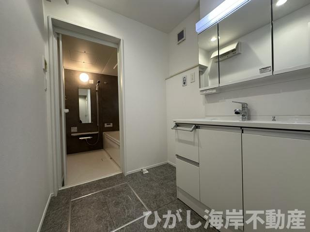 茅ケ崎市南湖６丁目　新築戸建の脱衣所|脱衣スペース