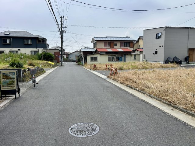 伊東市　宇佐美の前面道路含む現地写真