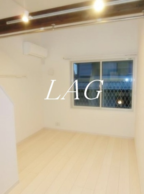 【居間・リビング】 | アジュール鶴見 | 洋室のお部屋です。
