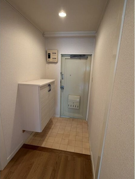 ヨシタカハイツの玄関