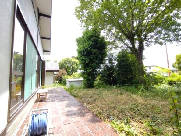 すいらん荘別荘地　南側角地で陽当り良好な平屋建ての庭