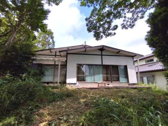 すいらん荘別荘地　南側角地で陽当り良好な平屋建て