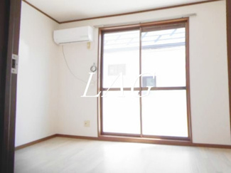 【居間・リビング】 | グレース市川 | 洋室のお部屋です。