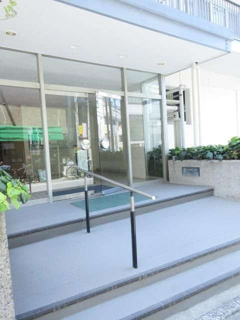 中銀南長崎マンシオンのエントランス