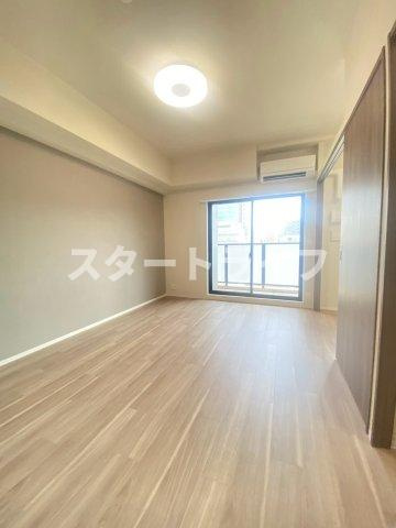大阪市淀川区西宮原２丁目の賃貸マンションの居間・リビング