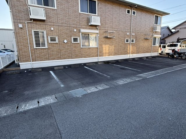 カーサフォレストの駐車場