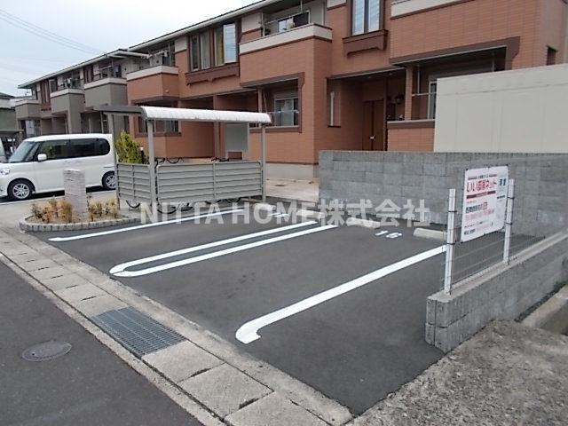 プレッソ愛宕Ｂの駐車場|駐車場は敷地内に２台の空きがあります！