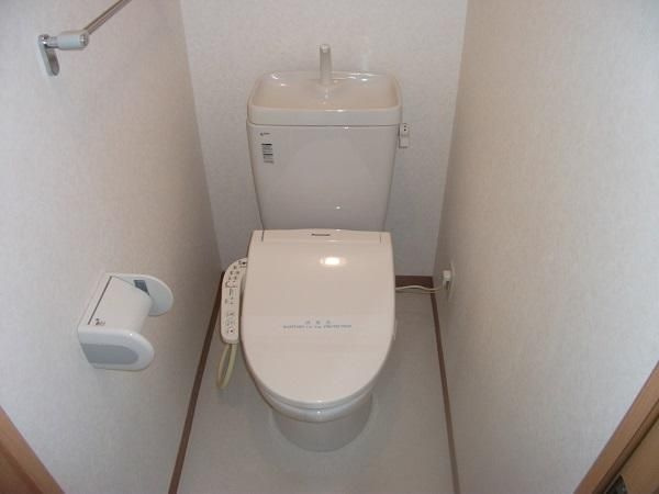 町田市小山町の賃貸マンションのトイレ