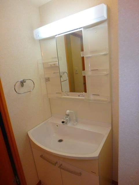 町田市小山町の賃貸マンションの洗面所