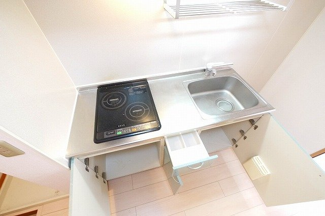 ハイツ若草のキッチン|キッチン用品もしっかり収納できます