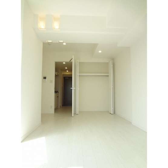 【居間・リビング】 | プレール・ドゥーク永福町 | 9.2帖のきれいな洋室。
