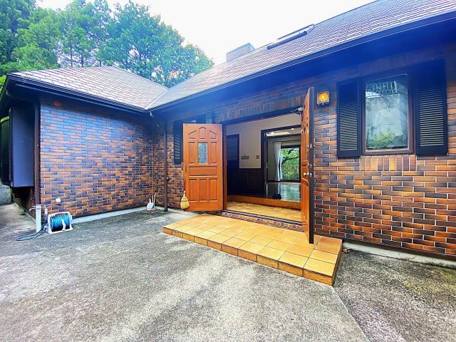 伊東市宇佐美戸建の玄関