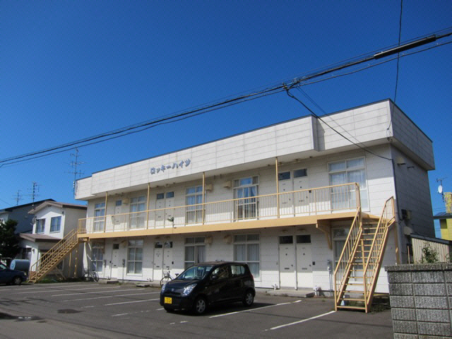 釧路市緑ケ岡２丁目のアパートの外観