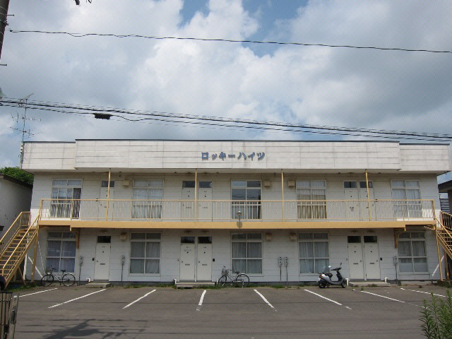 釧路市緑ケ岡２丁目のアパートの外観