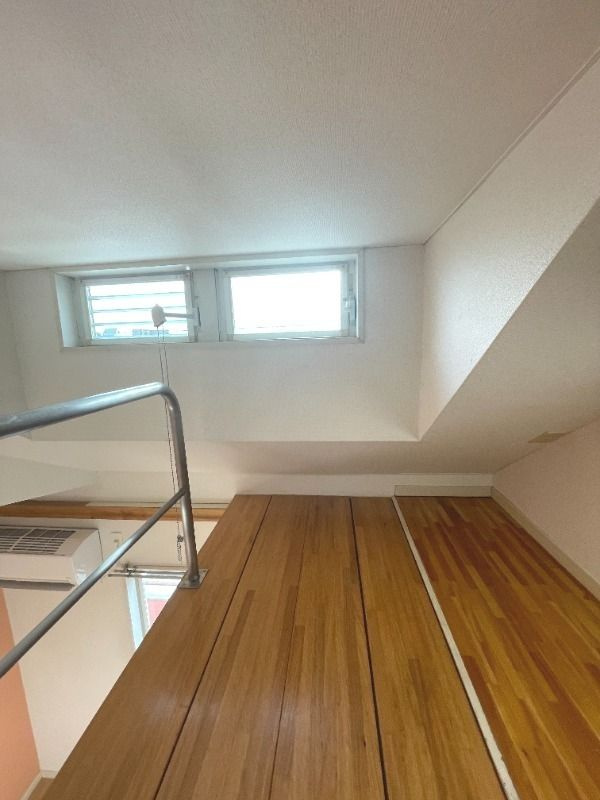 千葉市花見川区検見川町１丁目のアパートのバルコニー