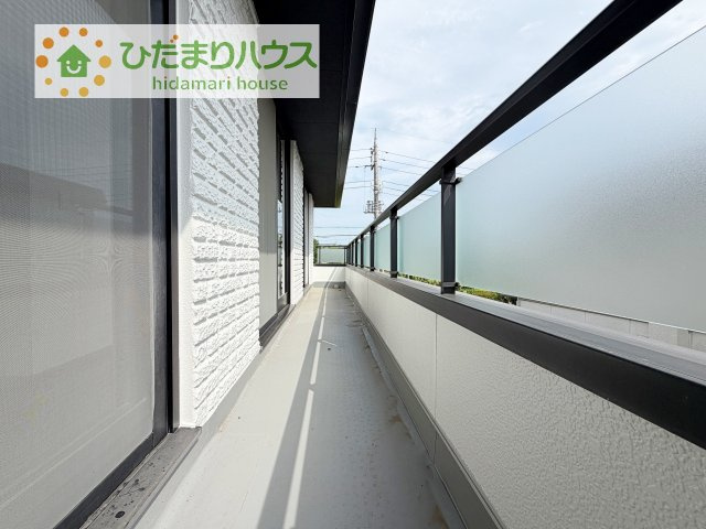 【バルコニー】 | 龍ケ崎市長山２丁目　中古戸建 | 広々としたバルコニー。お洗濯物もぜーんぶ干せちゃいます！！