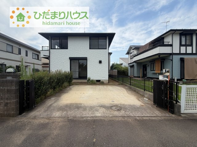 【駐車場】 | 龍ケ崎市長山２丁目　中古戸建 | マイホームなら駐車場代がかかりません！しかも、自宅の駐車場で洗車ができます！今までコイン洗車に行っていた手間も省けて、節約にもつながります(^^♪
