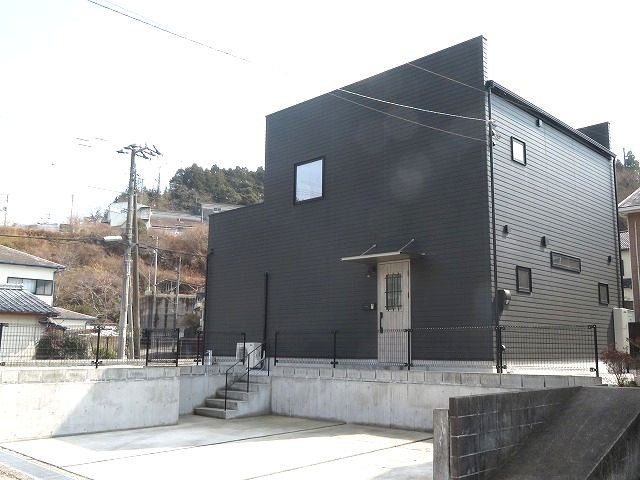 「敷地100坪」高知市重倉　中古一戸建ての外観|高台に佇むプライベート感溢れる住まい。