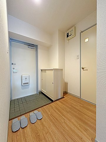 第3猪飼ビルの玄関
