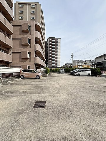 第3猪飼ビルの駐車場