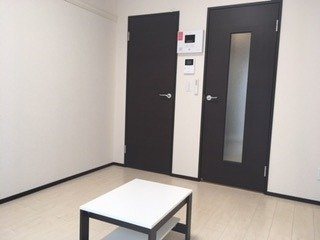 クレイノプランドール武蔵境の居間・リビング|こちらの居間で趣味の時間をお楽しみください