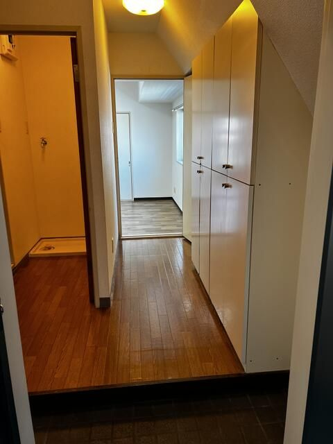 青梅市東青梅２丁目の賃貸マンションの玄関