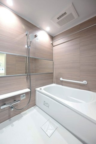 マンション東陽町の浴室|マンション東陽町：浴室乾燥機・追い焚き機能付き浴室です。