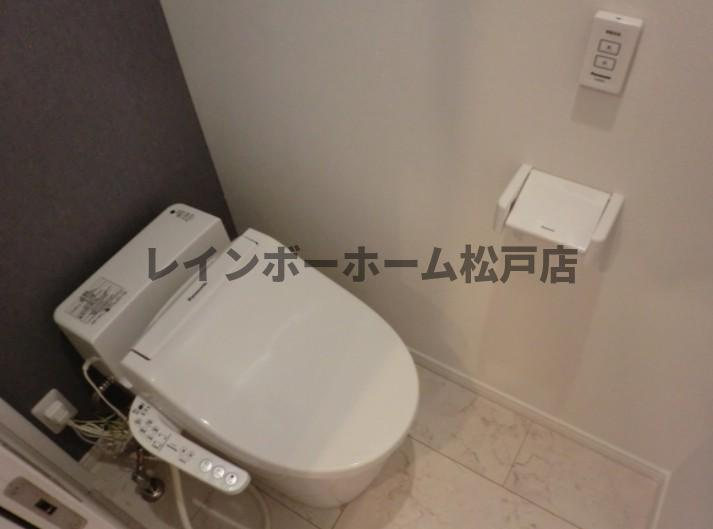 特典：仲介手数料が無料です!!のトイレ