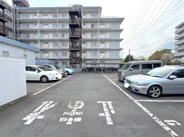 ルーセル南浦和の駐車場|駐車場