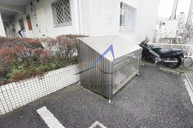 フロール用賀のその他共用部分|敷地内ゴミ置き場です。