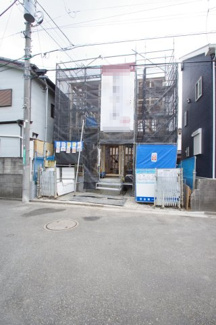 【外観】 | 【仲介手数料無料！！】府中市若松町3丁目　新築戸建て（全1棟）1号棟　5380万円 | 令和８年７月２４日撮影　建築中