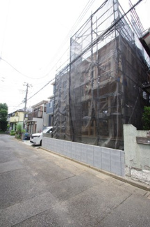 【外観】 | 【仲介手数料無料！！】府中市若松町3丁目　新築戸建て（全1棟）1号棟　5380万円 | 南側　令和８年７月２４日撮影　建築中