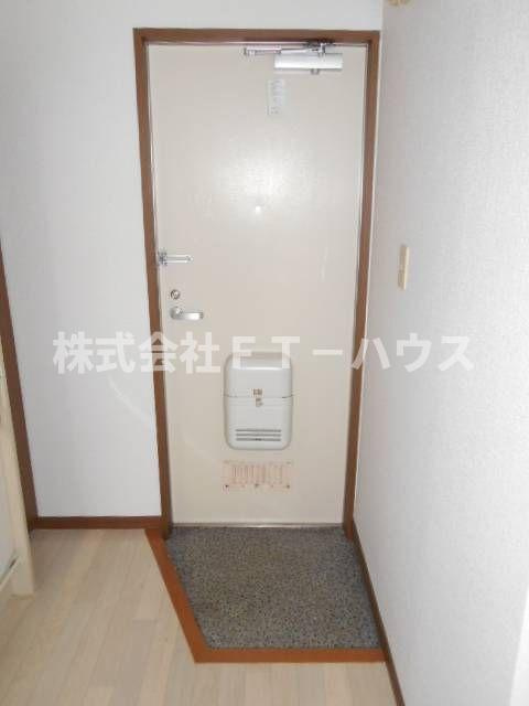 グレース市川の玄関