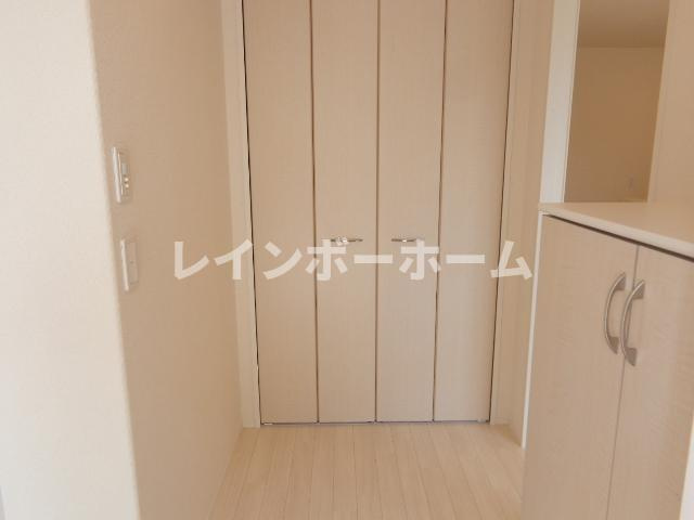 川越市大字的場のアパートの収納