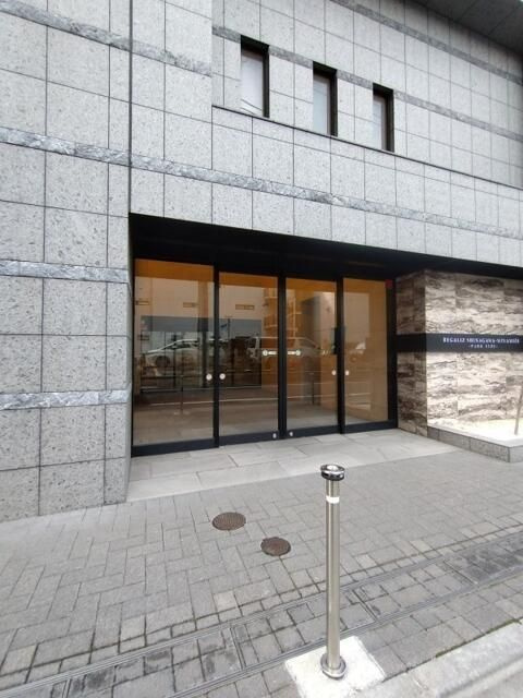 レガリス品川南大井パークサイドのエントランス