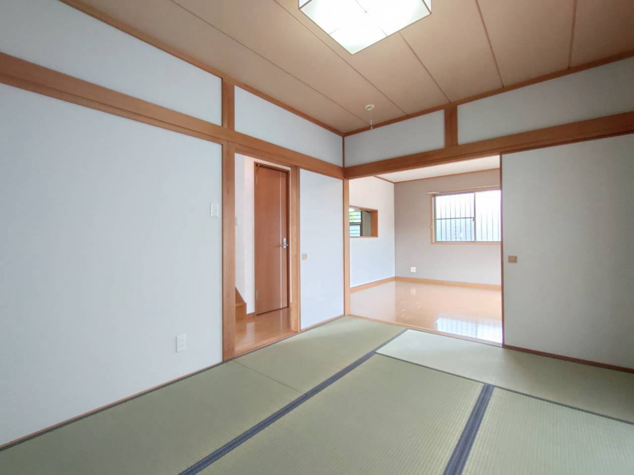◆リフォーム済み◆南庭付き◆敷地６２坪◆エコキュート搭載オール電化◆駐車３台可能◆宇治田原町緑苑坂の和室|１階和室