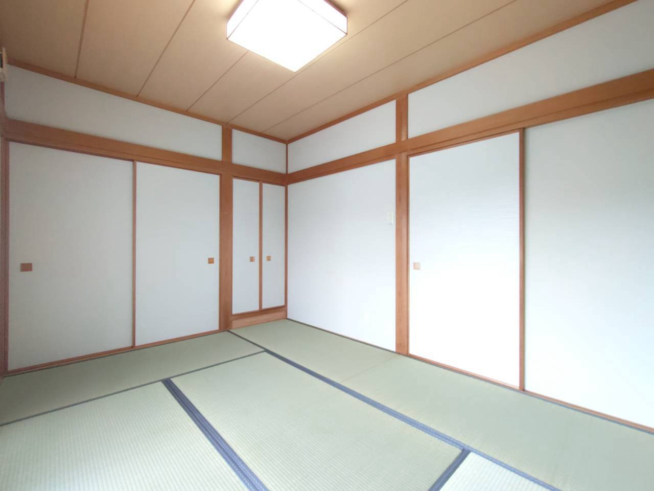 ◆リフォーム済み◆南庭付き◆敷地６２坪◆エコキュート搭載オール電化◆駐車３台可能◆宇治田原町緑苑坂の和室|１階和室