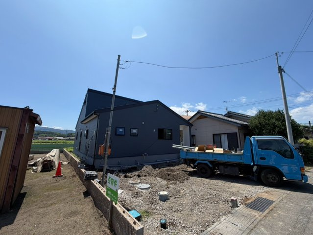 【前面道路含む現地写真】 | 安中市松井田二軒在家　新築住宅