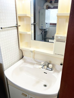【独立洗面台】 | 石狩市花川南8-4　戸建 | 洗面台はシャワーヘッド付き♪