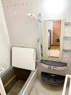 【浴室】 | 石狩市花川南8-4　戸建 | ユニットバスは高さが可変できる使い勝手の良いシャワーホルダー♪