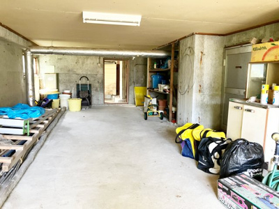 【設備】 | 石狩市花川南8-4　戸建 | 地下室は奥まで広がっており、収納力があります♪
