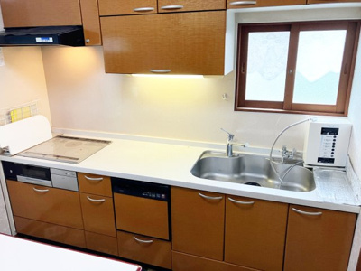 【キッチン】 | 石狩市花川南8-4　戸建 | キッチンは３口IHクッキングヒーター・深型食洗機付き♪